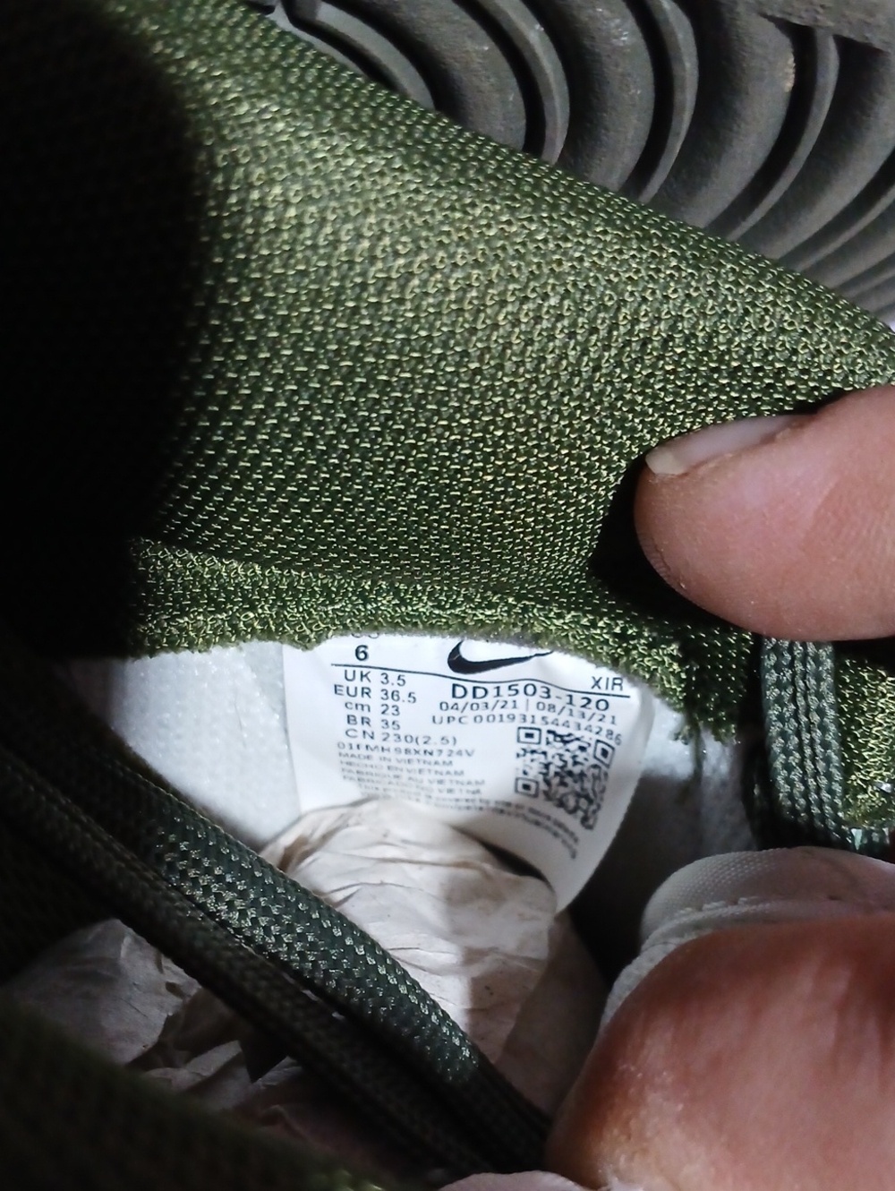 Nike Olive Green and Kahki Low Sneakers - Picture 4 of 5